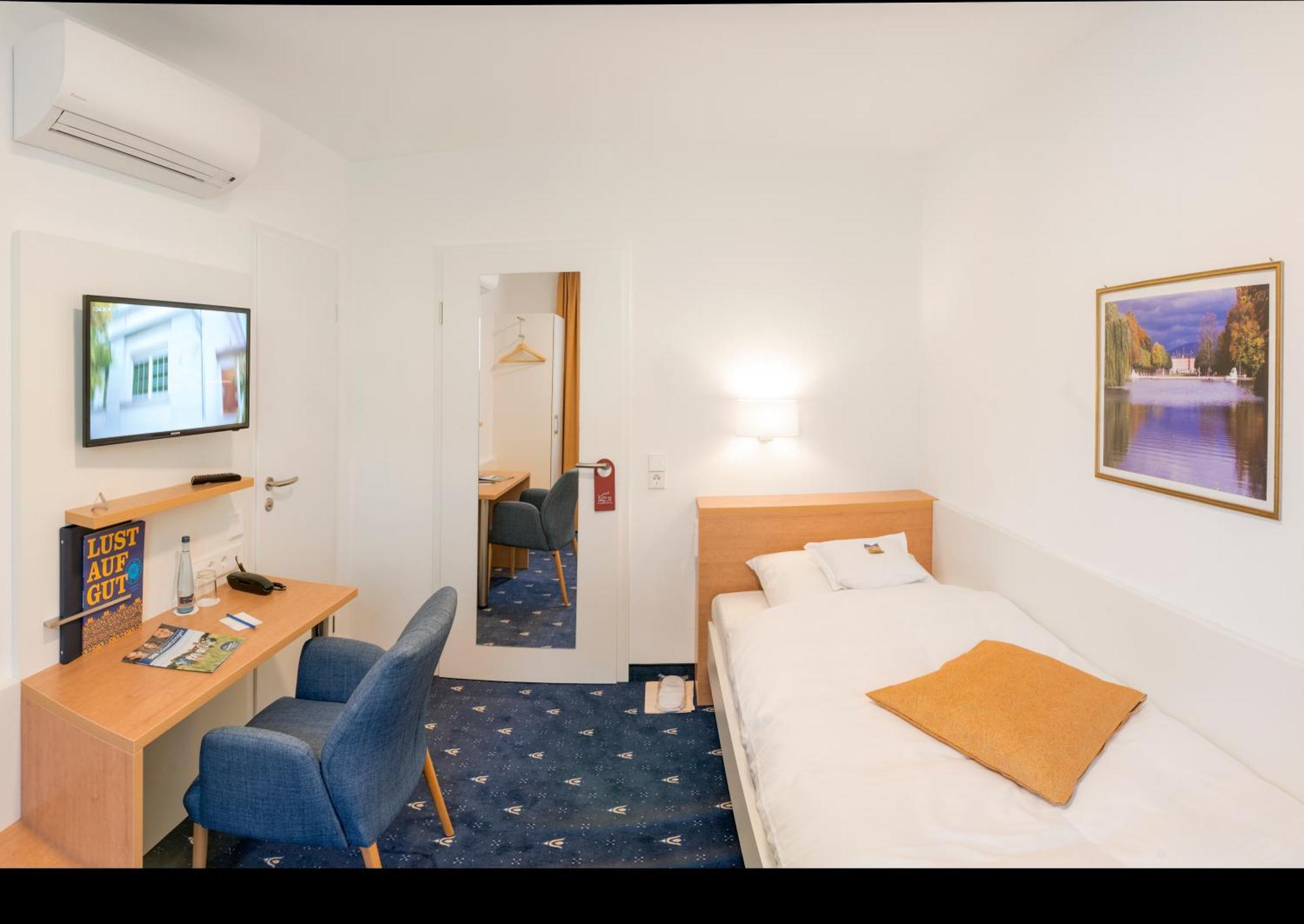 Hotel Adler Post Schwetzingen Exterior foto